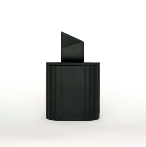 UNEVEN - świeca z czarnej porcelany