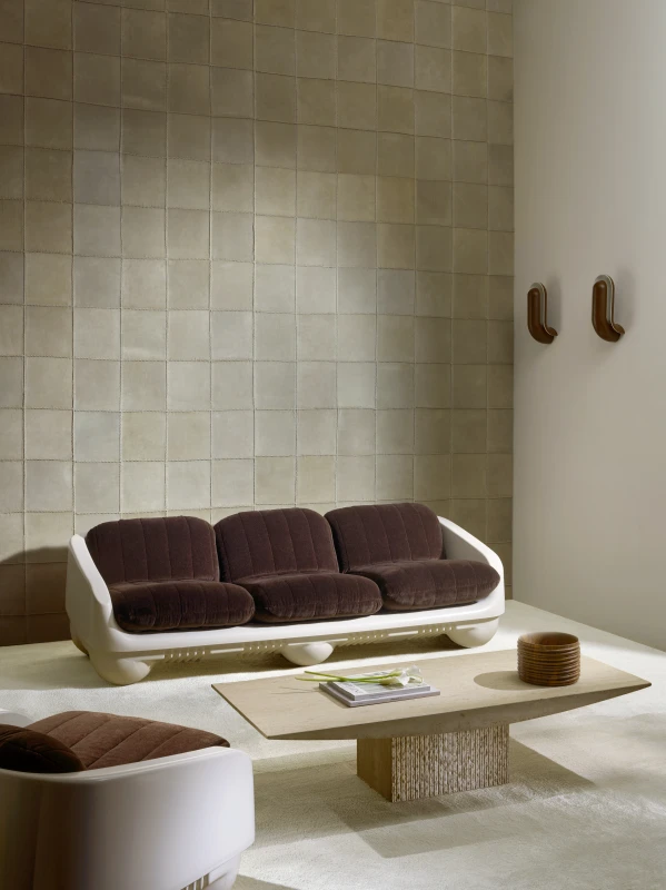 Allures_Reliure_29210_Roomshot_Print_HR.jpg